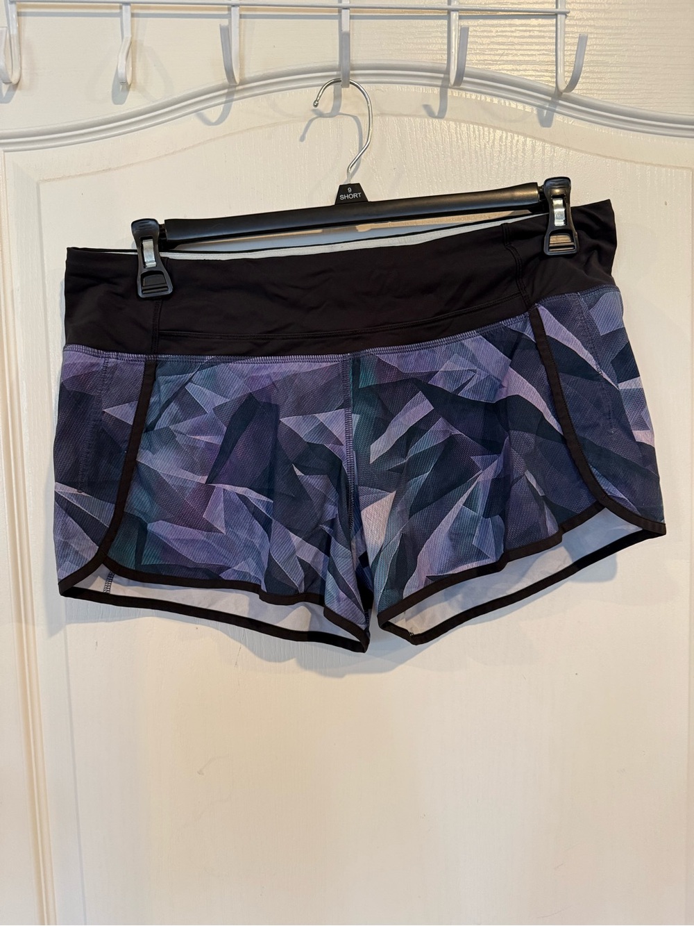 Lululemon Run Times drop it low pretty prism athletic activewear gym Short sz 10